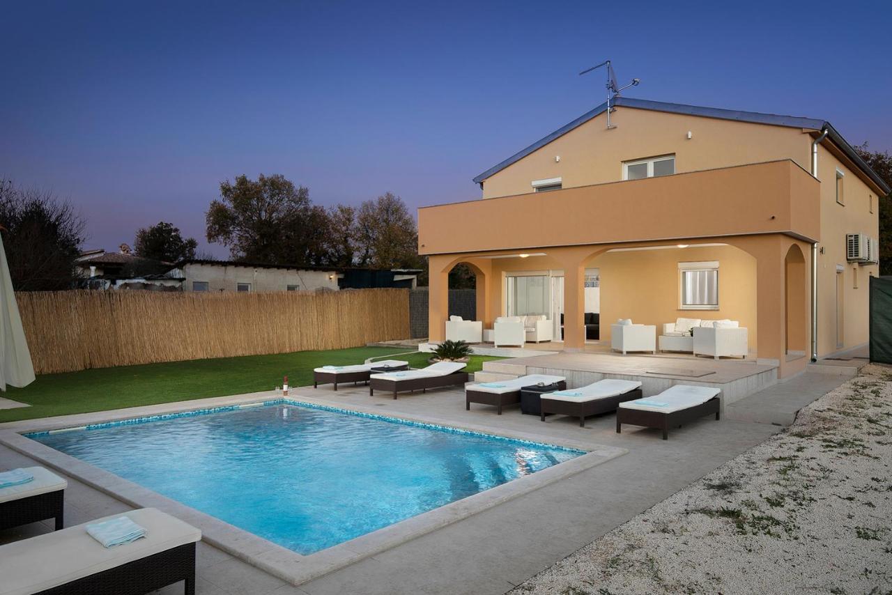 Villa Suhalj Medulin Kültér fotó